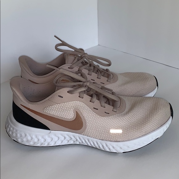 nike revolution 5 rose bronze